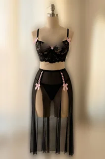 لباسخواب زنانه ست فانتزی سوتین فنردار شورت دامن بلند حریر کد 9060