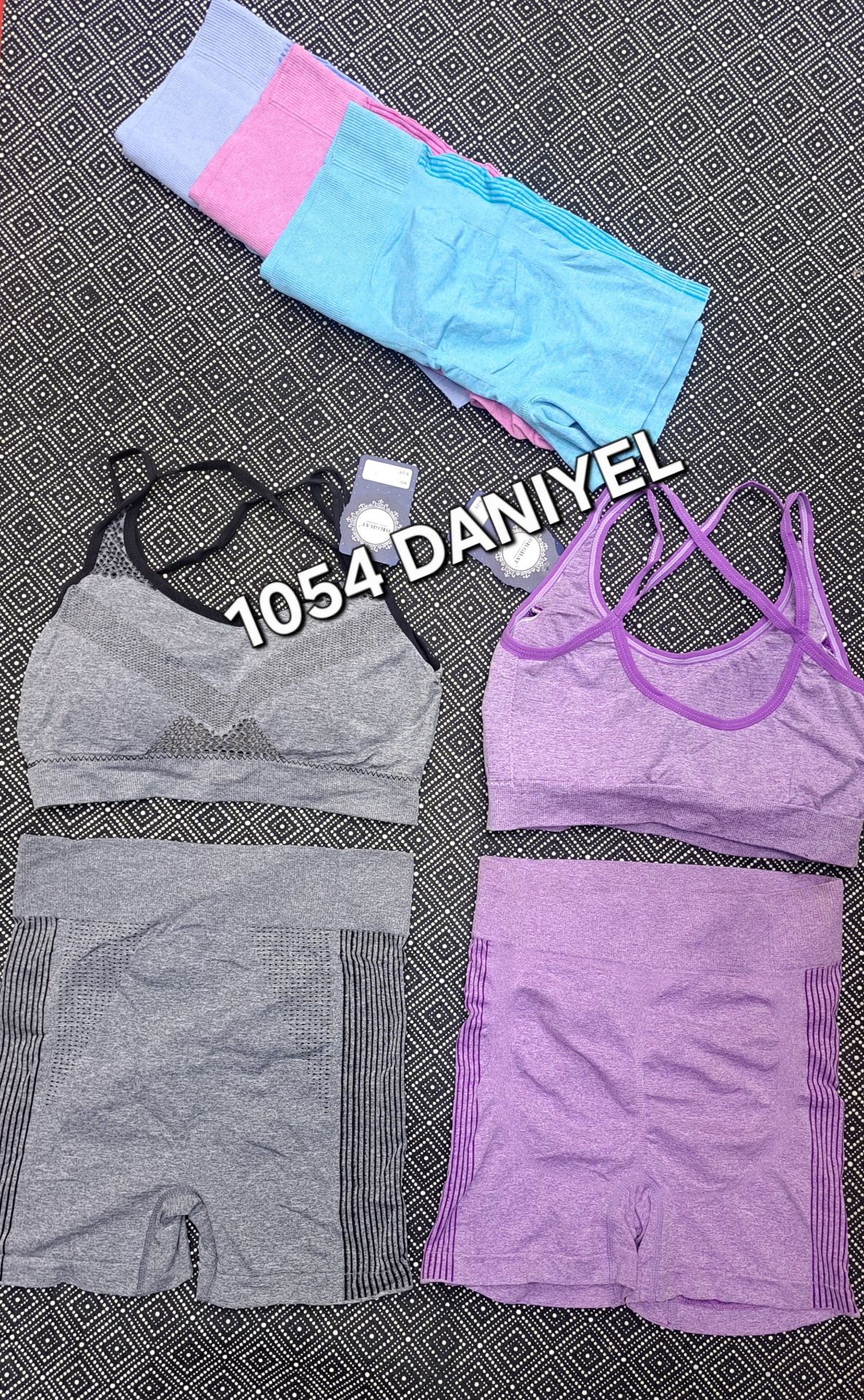 ست ورزشی اسپرت زنانه سیملس نیمتنه کاپدار و شورتک کد 1054