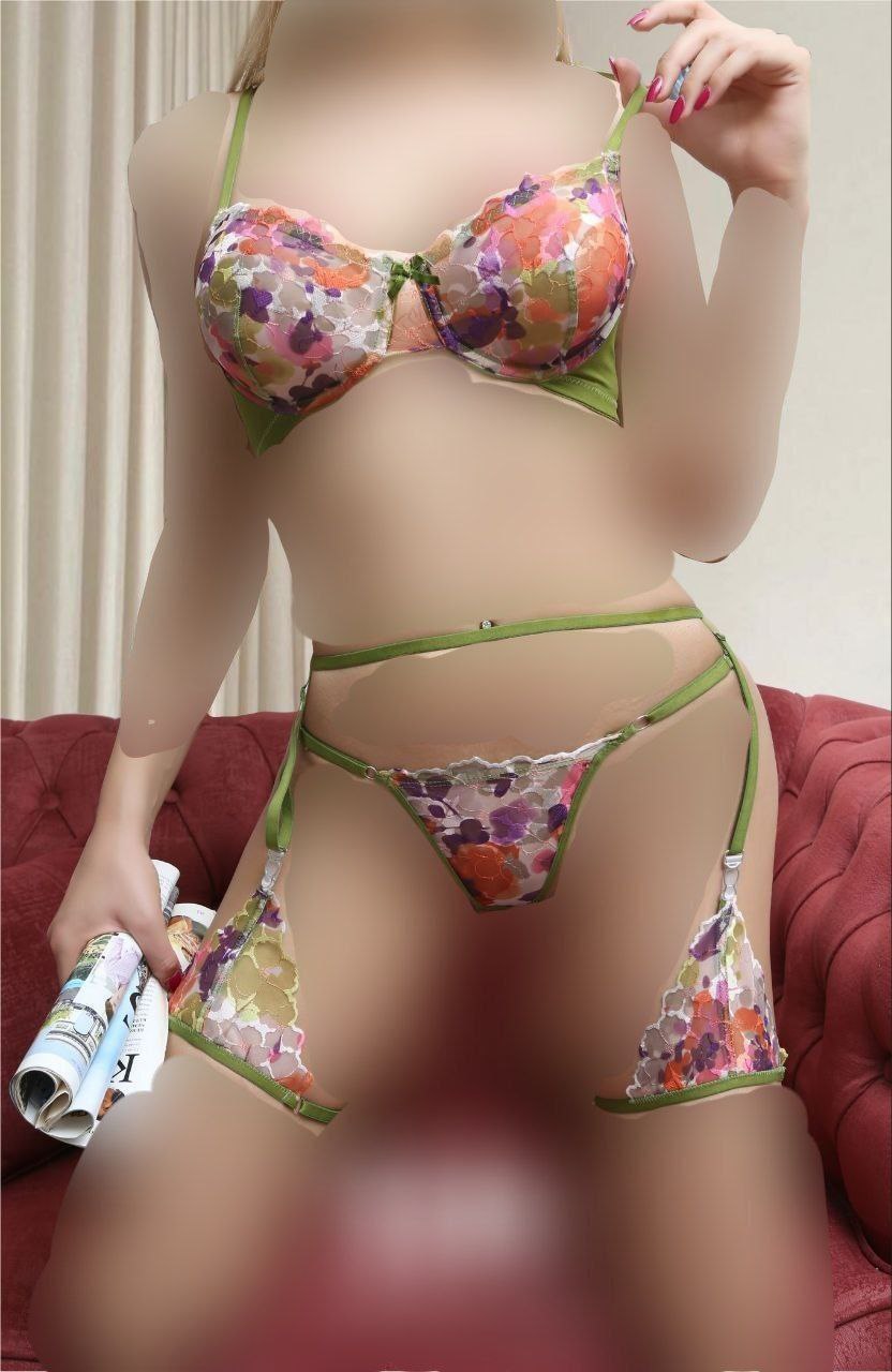 لباسزیر زنانه ست فانتزی توری شیشه ای سوتین فنردار شورت رانبند سایز لارج و ایکس‌لارج کد 2333