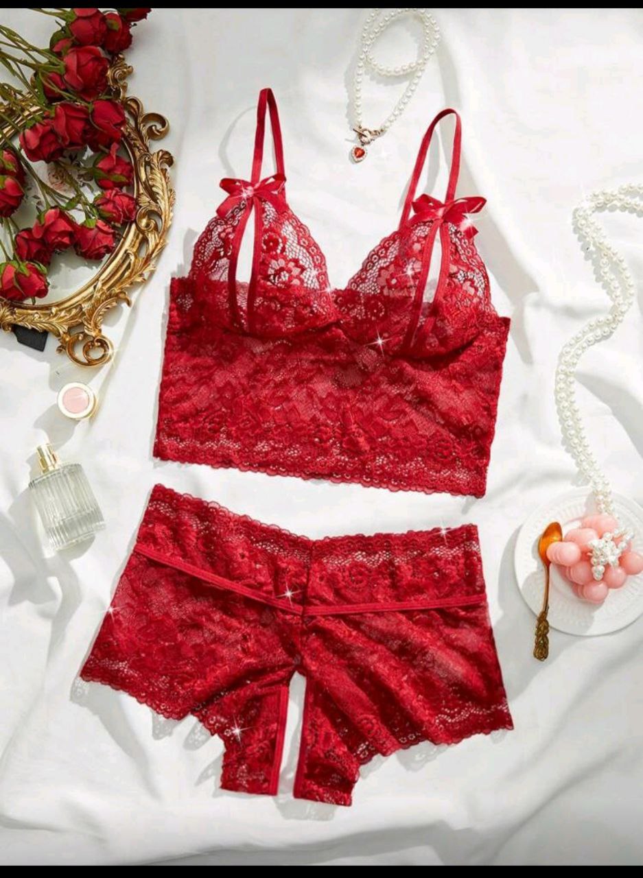 لباس زیر زنانه فانتزی ست گیپور سوتین و شورت فاقباز کد 1408 یا 1788