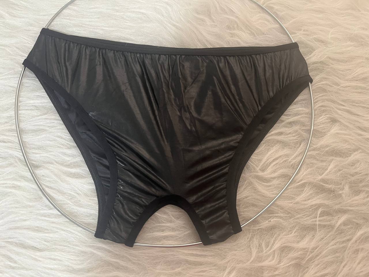 لباس زیر زنانه شورت فانتزی چرمی فاق باز کد 1674