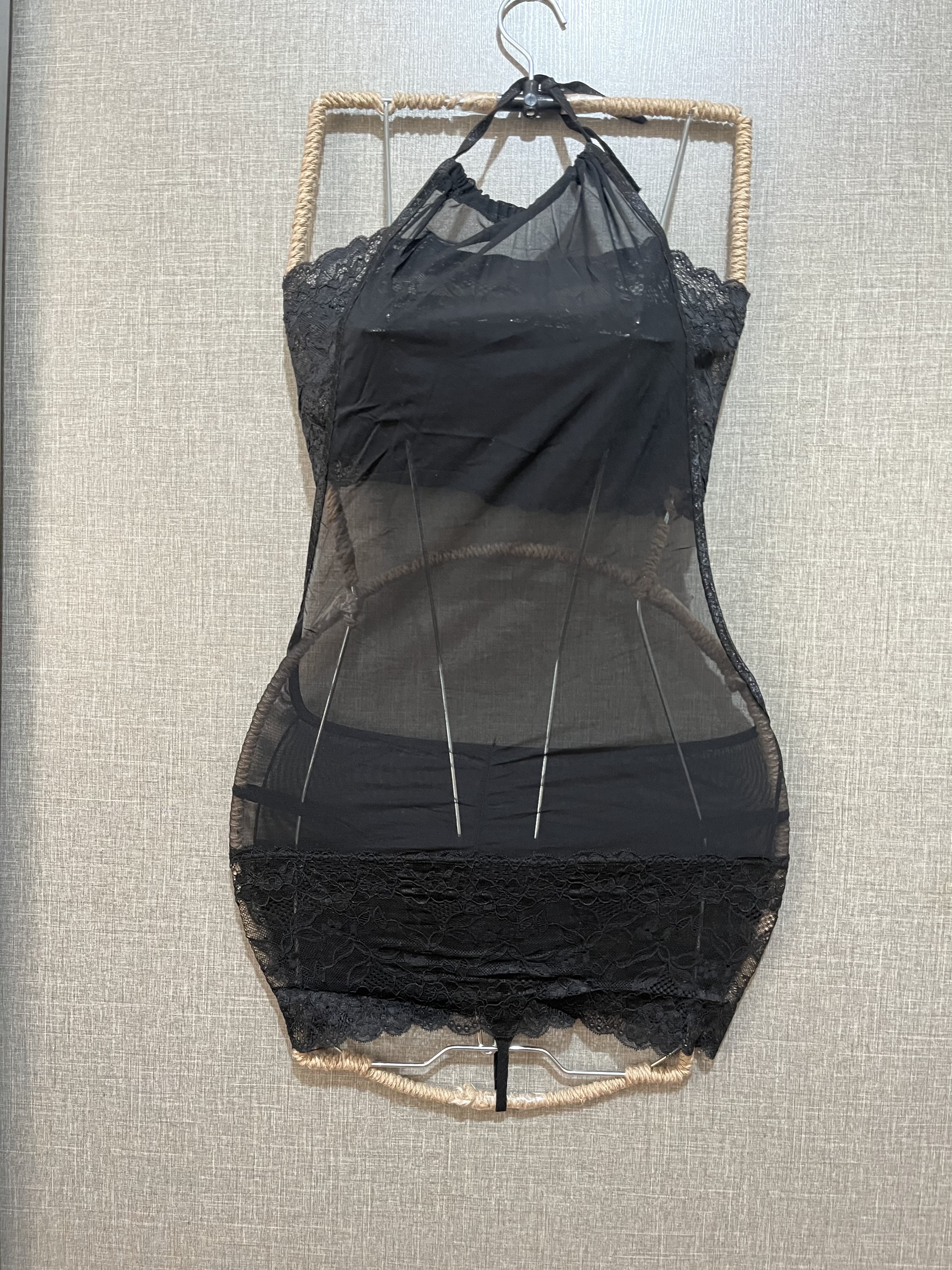 لباس زنانه لباسخواب فانتزی کوتاه توری فری سایز ۳۴ تا 38?کد 069309