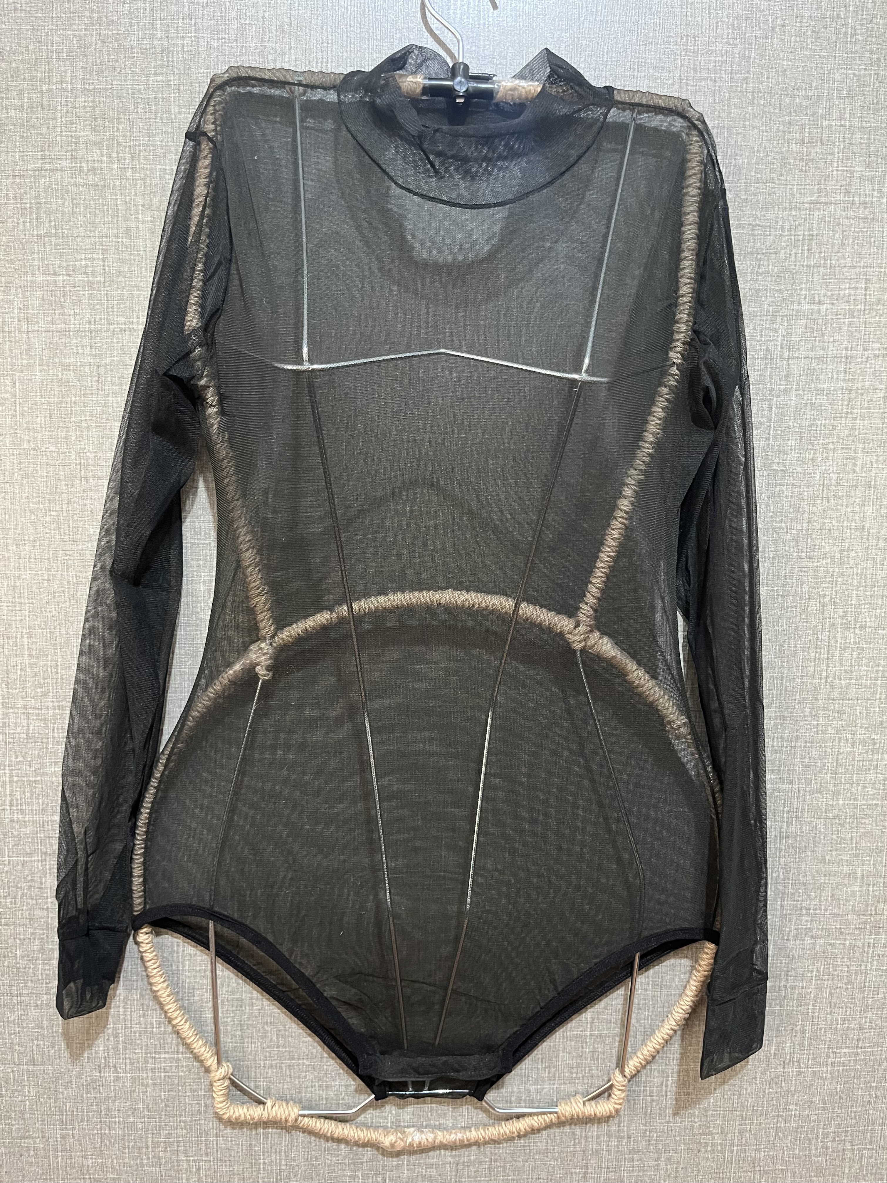 بادی زنانه حریر مشکی بدن نما آستین بلند یقه گرد مناسب سایز ۳۴/۳۸ کد 1618