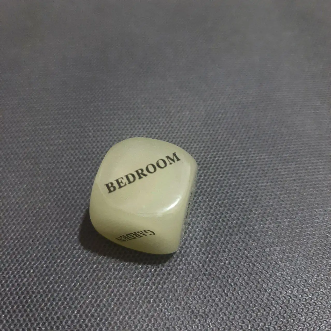 تاس فانتزی دوتایی شب نما